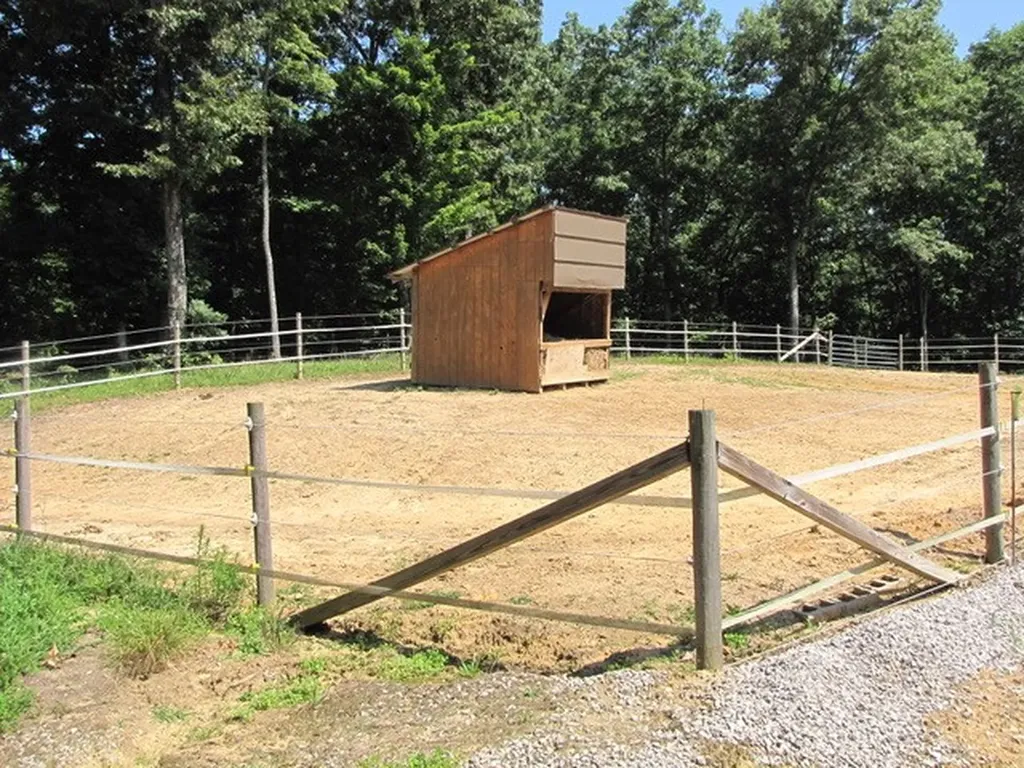 734 Ridgetop Drive Jamestown TN 38556