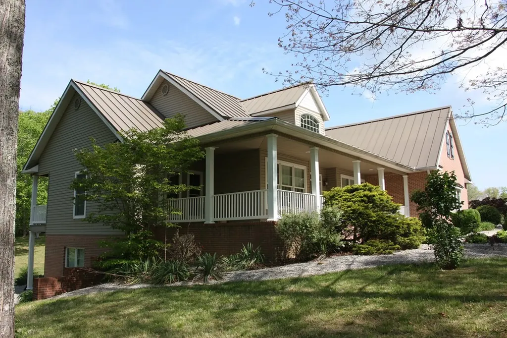 734 Ridgetop Drive Jamestown TN 38556