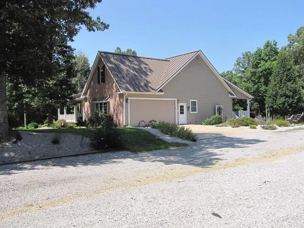 734 Ridgetop Drive Jamestown TN 38556