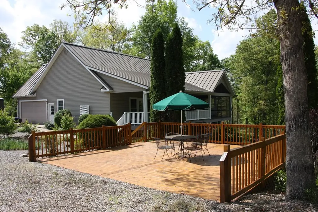 734 Ridgetop Drive Jamestown TN 38556