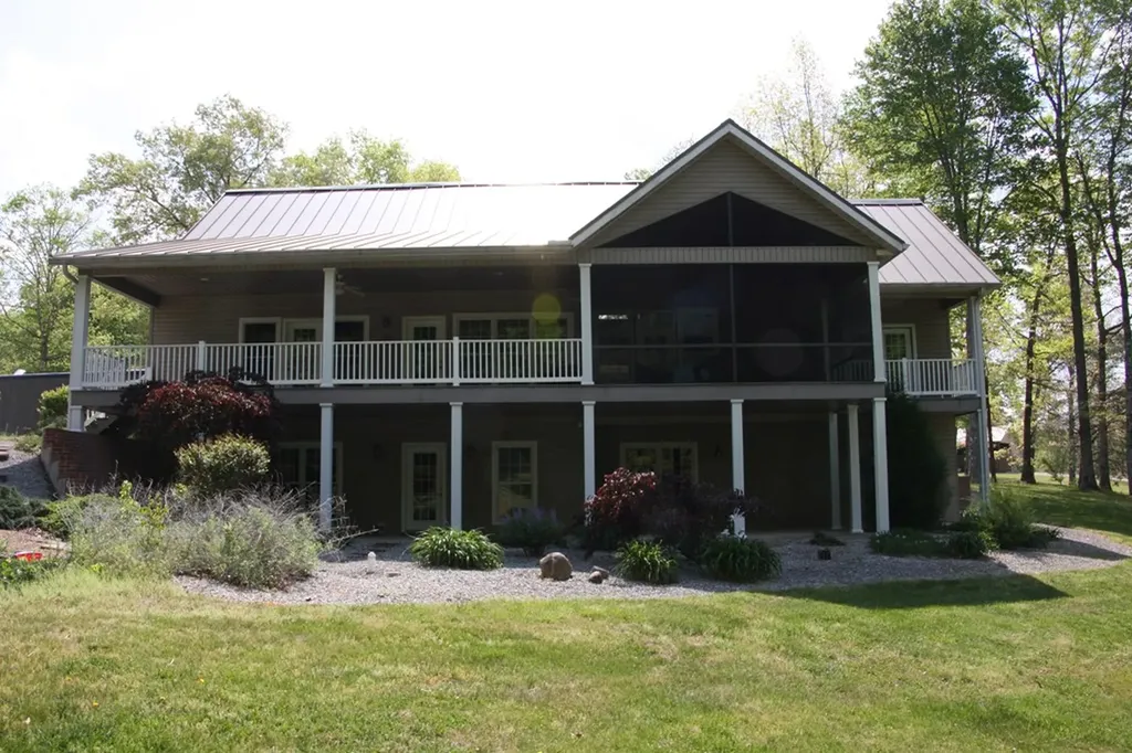 734 Ridgetop Drive Jamestown TN 38556