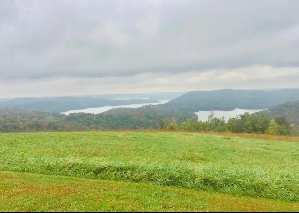 102C Swan Ridge Hilham TN 38568