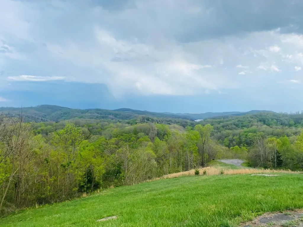 102C Swan Ridge Hilham TN 38568