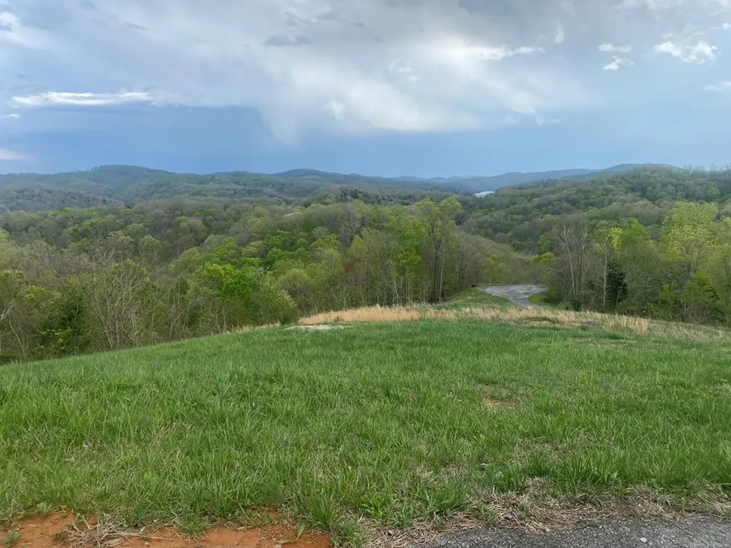 102C Swan Ridge Hilham TN 38568