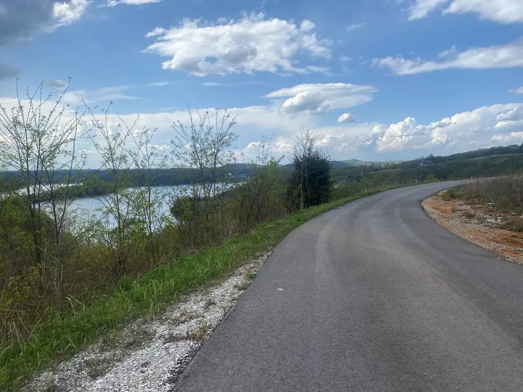102C Swan Ridge Hilham TN 38568
