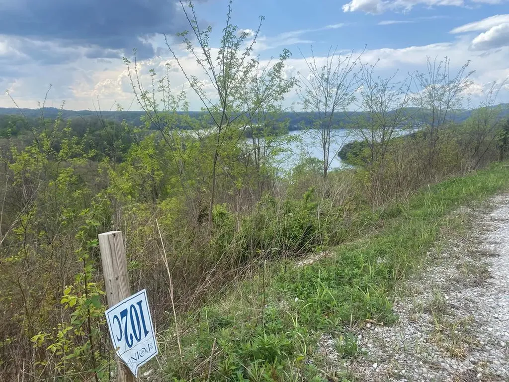 102C Swan Ridge Hilham TN 38568