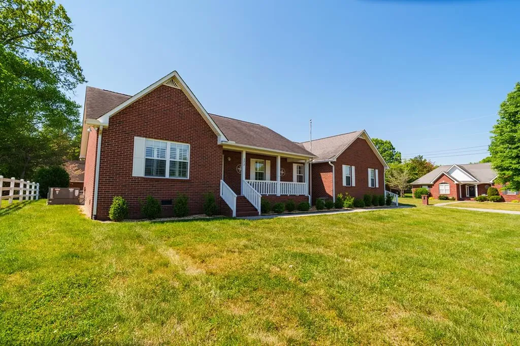 372 Brookside Drive Algood TN 38506