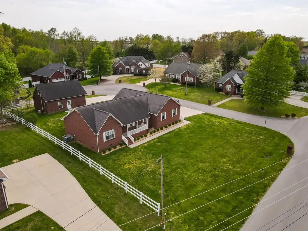 372 Brookside Drive Algood TN 38506