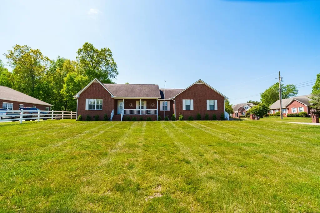 372 Brookside Drive Algood TN 38506