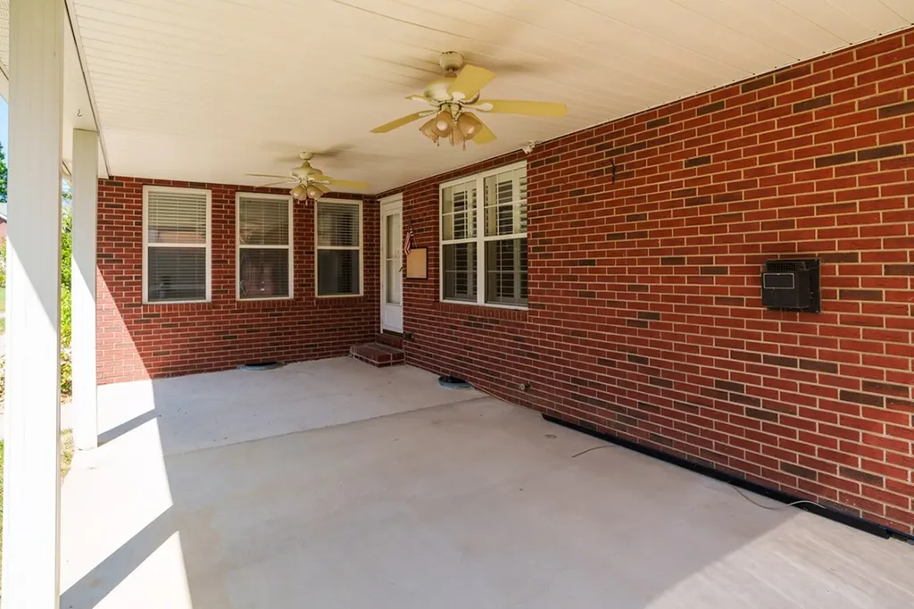 372 Brookside Drive Algood TN 38506
