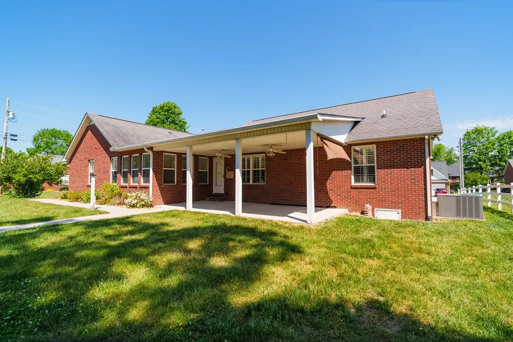 372 Brookside Drive Algood TN 38506