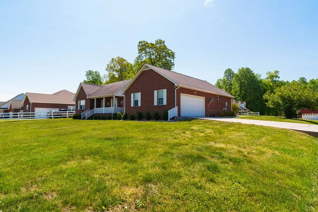 372 Brookside Drive Algood TN 38506