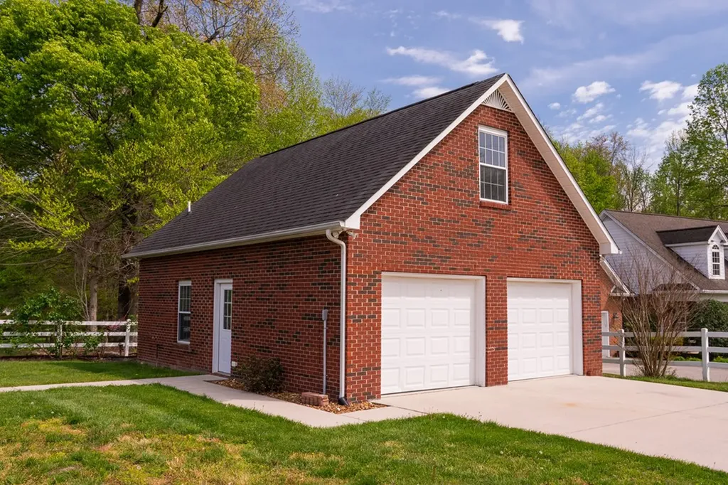 372 Brookside Drive Algood TN 38506