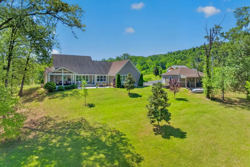 959 Oak Hill Road Rickman TN 38580