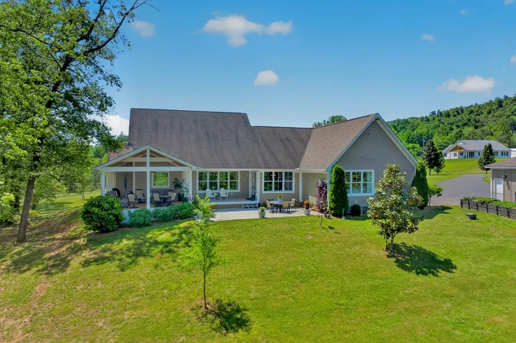959 Oak Hill Road Rickman TN 38580