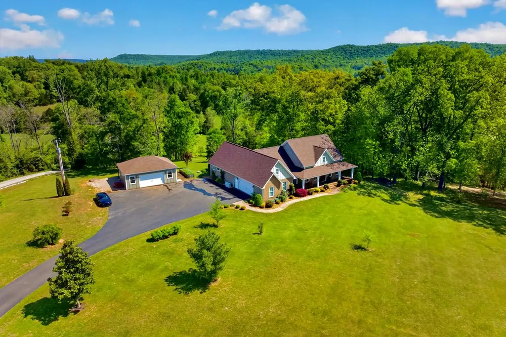 959 Oak Hill Road Rickman TN 38580