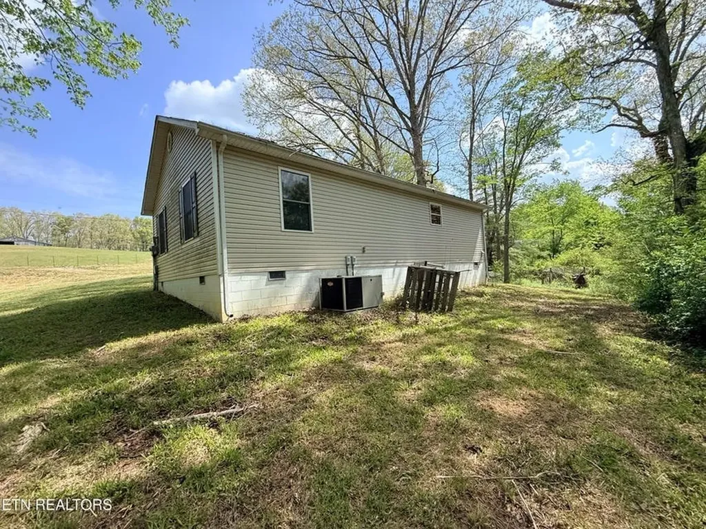 1258 Hensley Road Jamestown TN 38556-5905