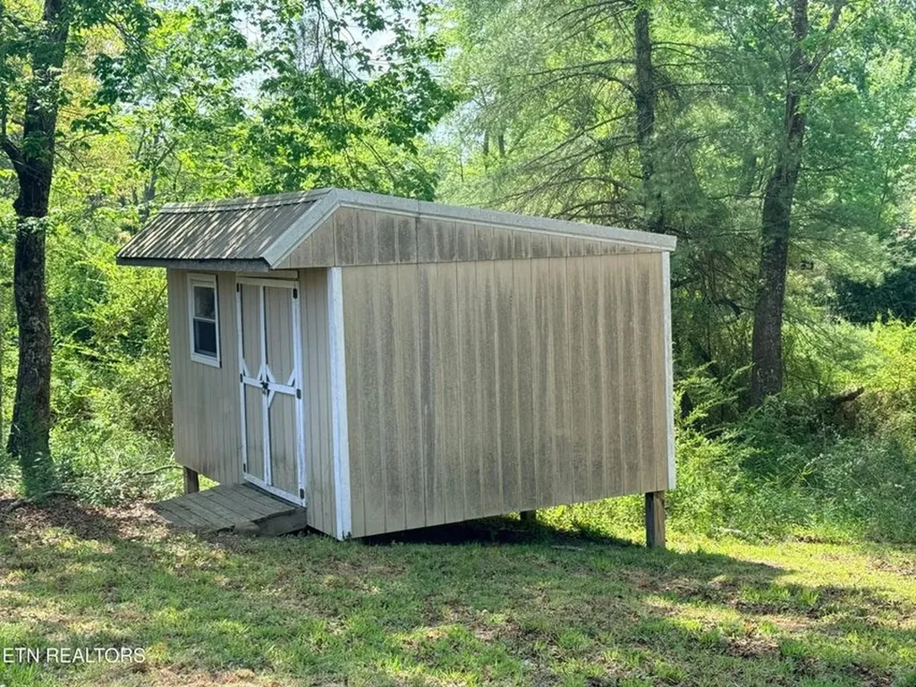 1258 Hensley Road Jamestown TN 38556-5905