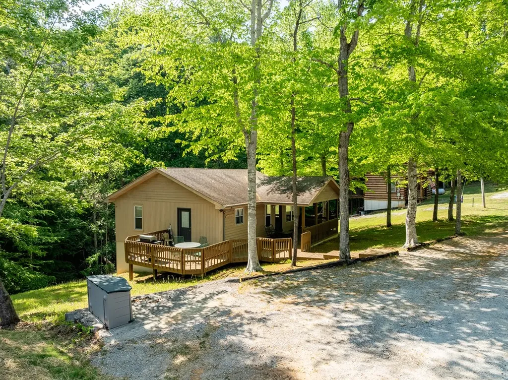 118 Seminole Lane Byrdstown TN 38549