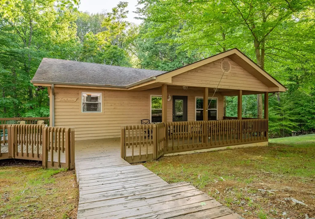118 Seminole Lane Byrdstown TN 38549