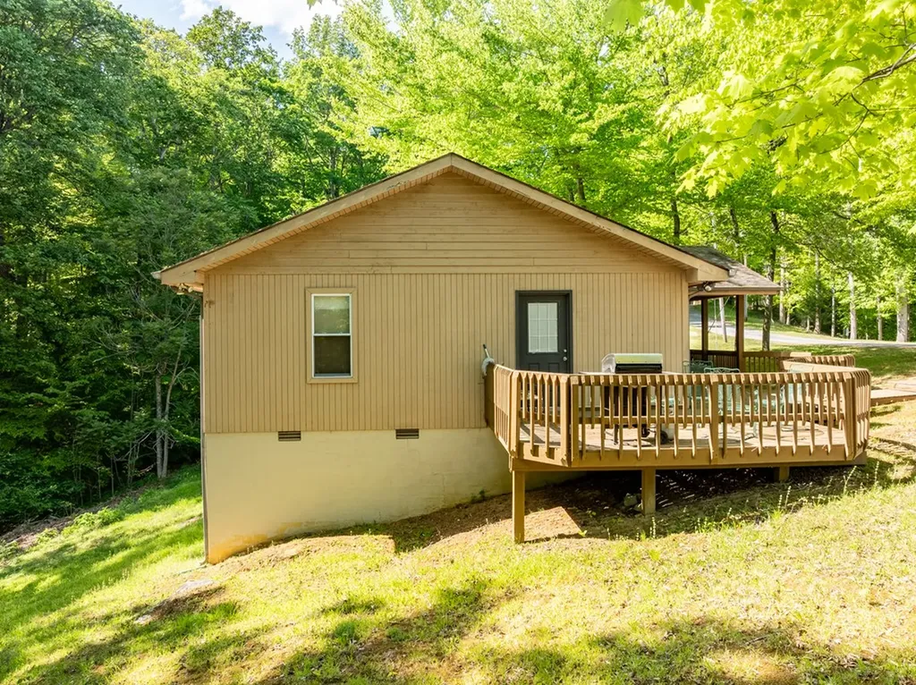 118 Seminole Lane Byrdstown TN 38549