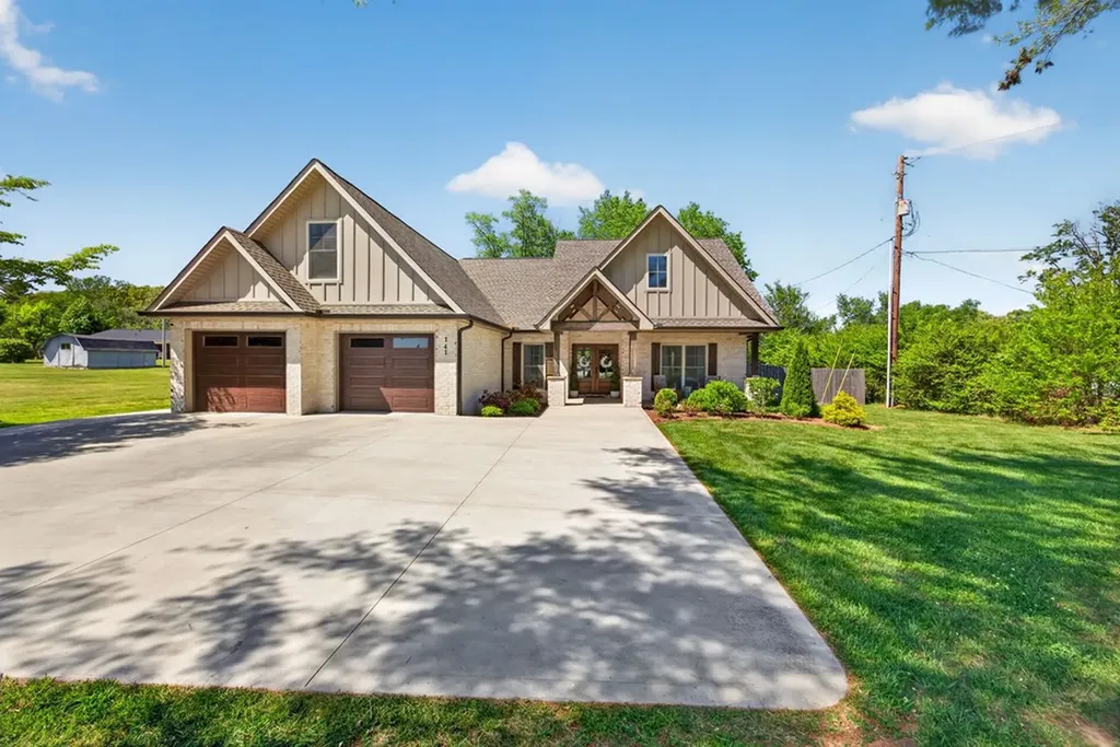 141 W Cemetery Road Cookeville TN 38506
