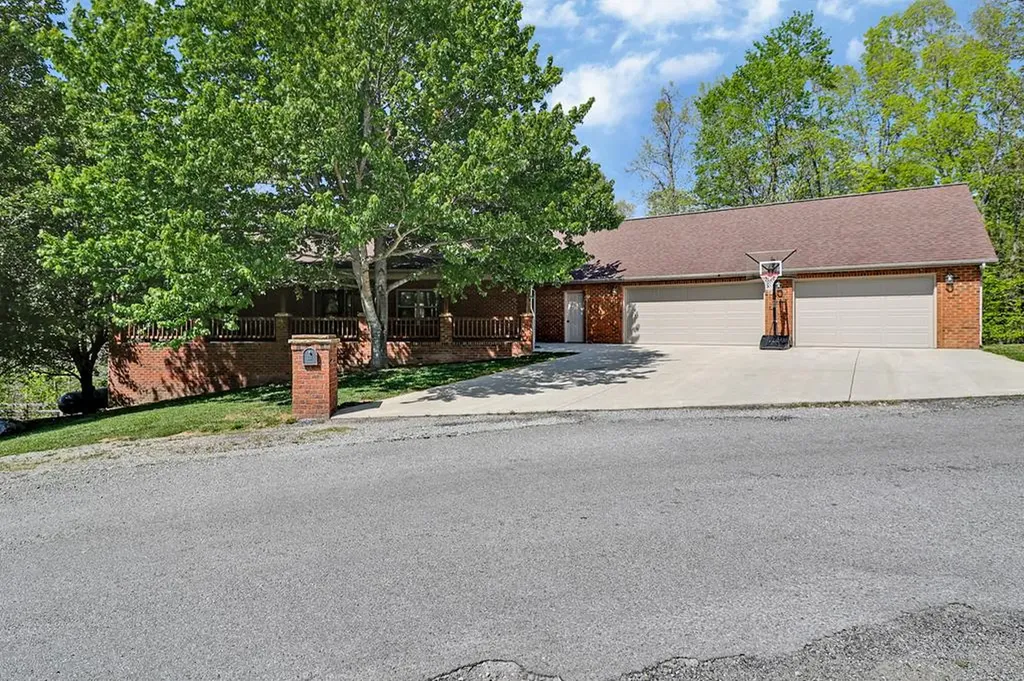 169 Catoosa Canyon Drive Crossville TN 38571