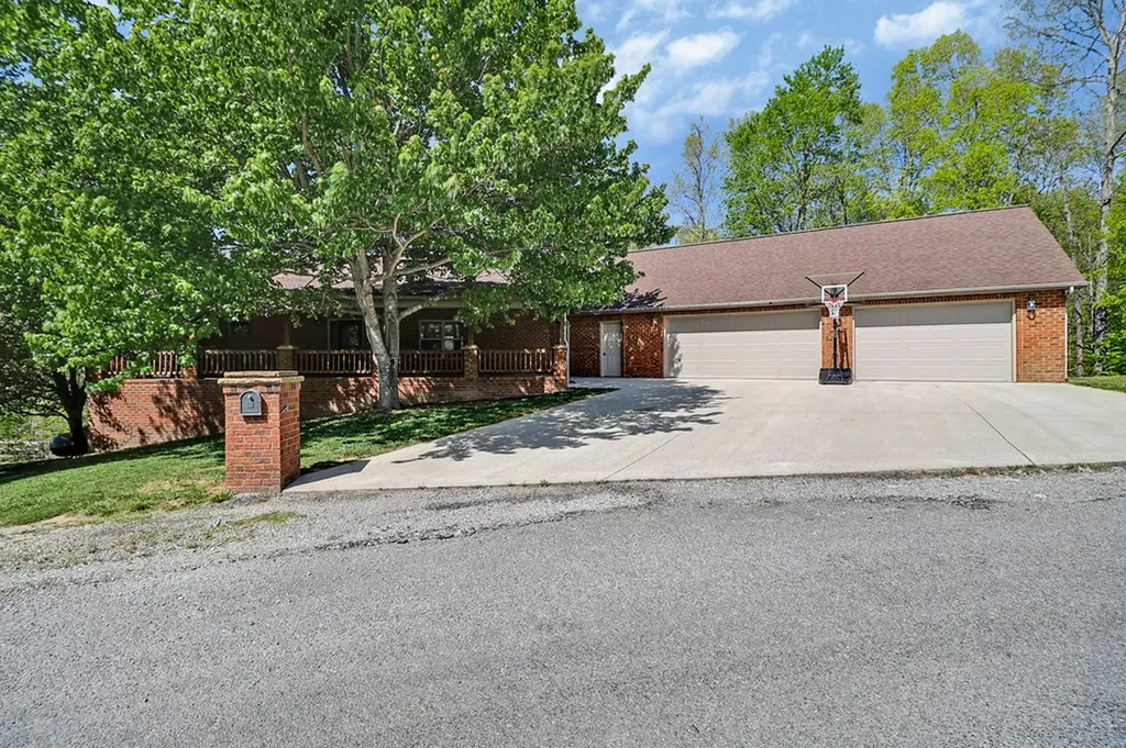 169 Catoosa Canyon Drive Crossville TN 38571