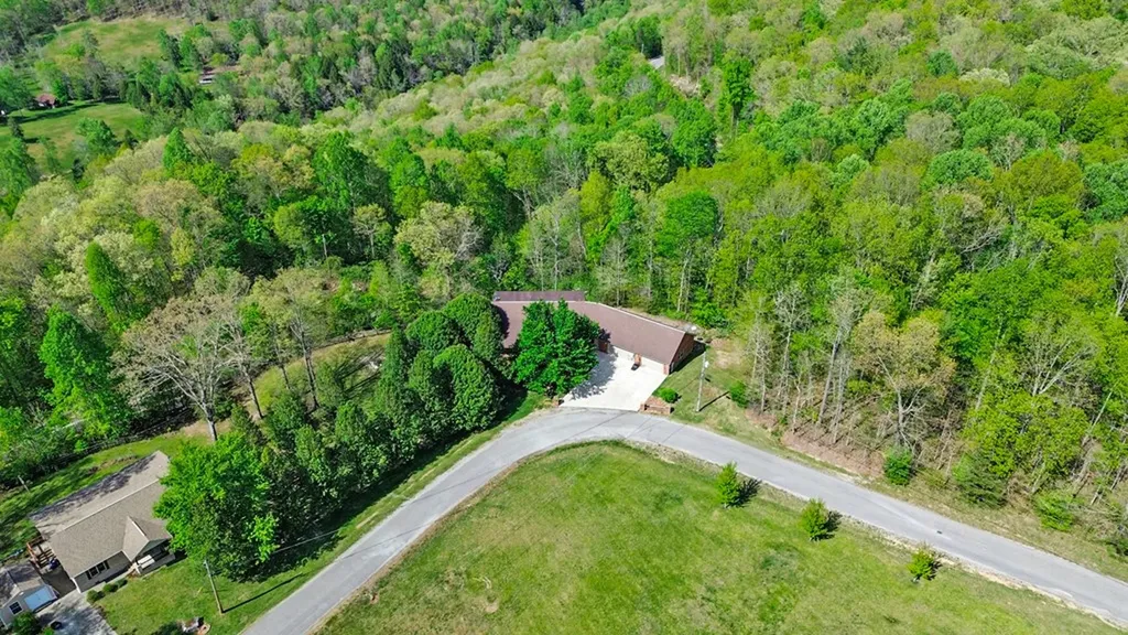 169 Catoosa Canyon Drive Crossville TN 38571