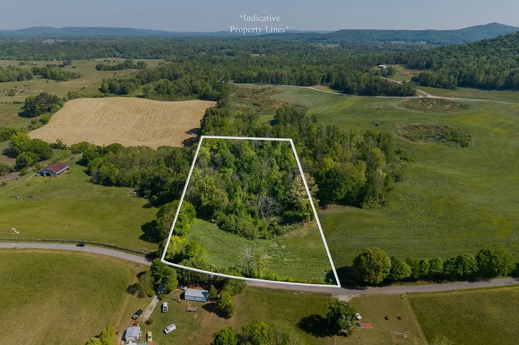 896 Russell Ci Rock Island TN 38585