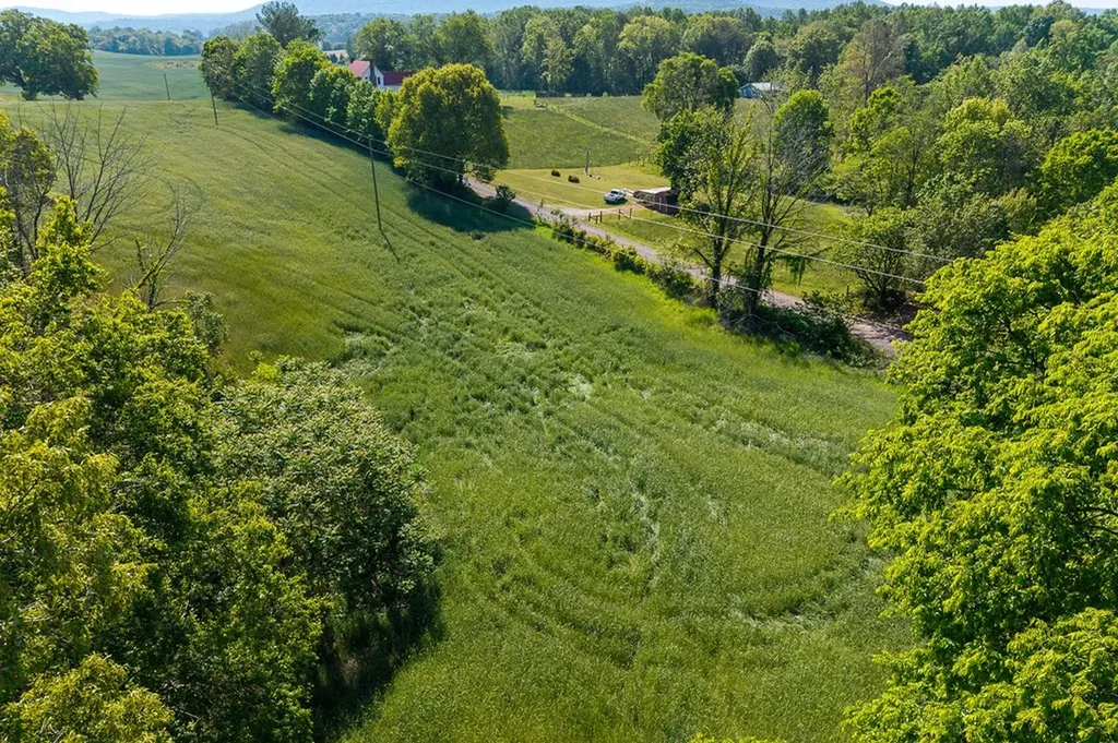 896 Russell Ci Rock Island TN 38585