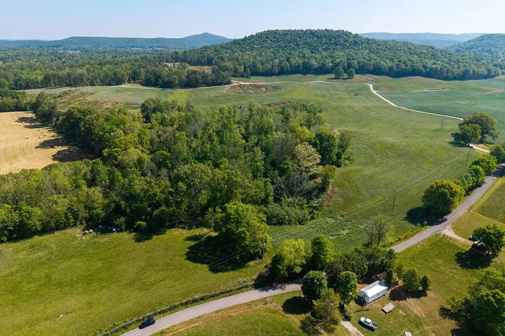 896 Russell Ci Rock Island TN 38585