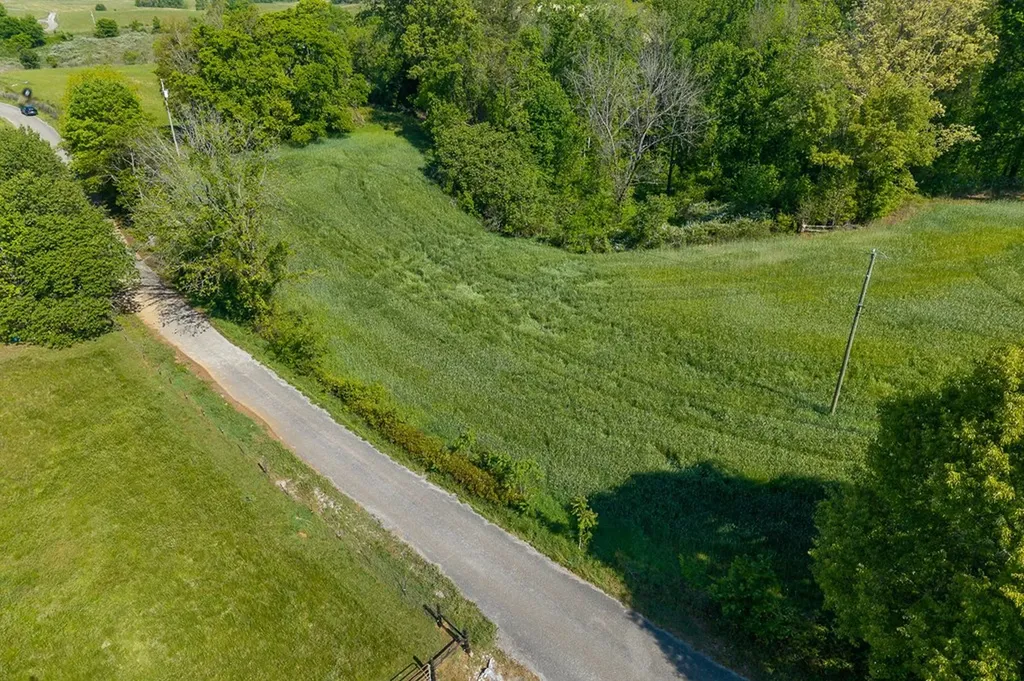 896 Russell Ci Rock Island TN 38585