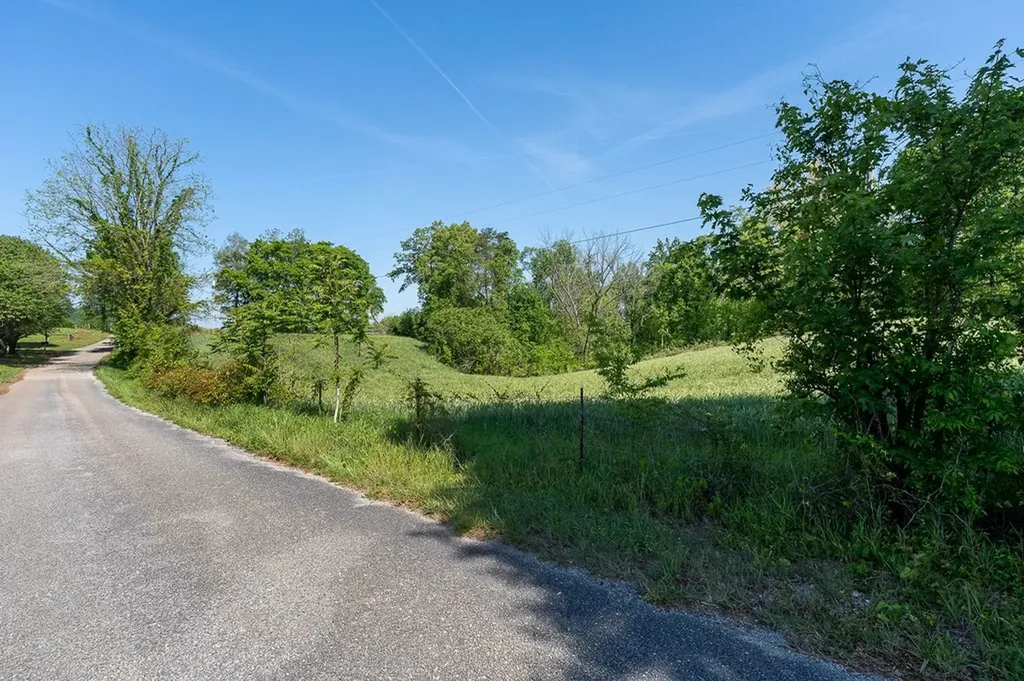 896 Russell Ci Rock Island TN 38585