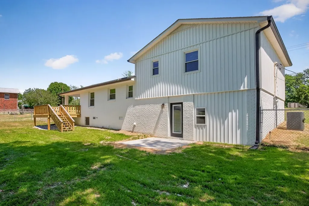 1021 Holladay Road Cookeville TN 38501