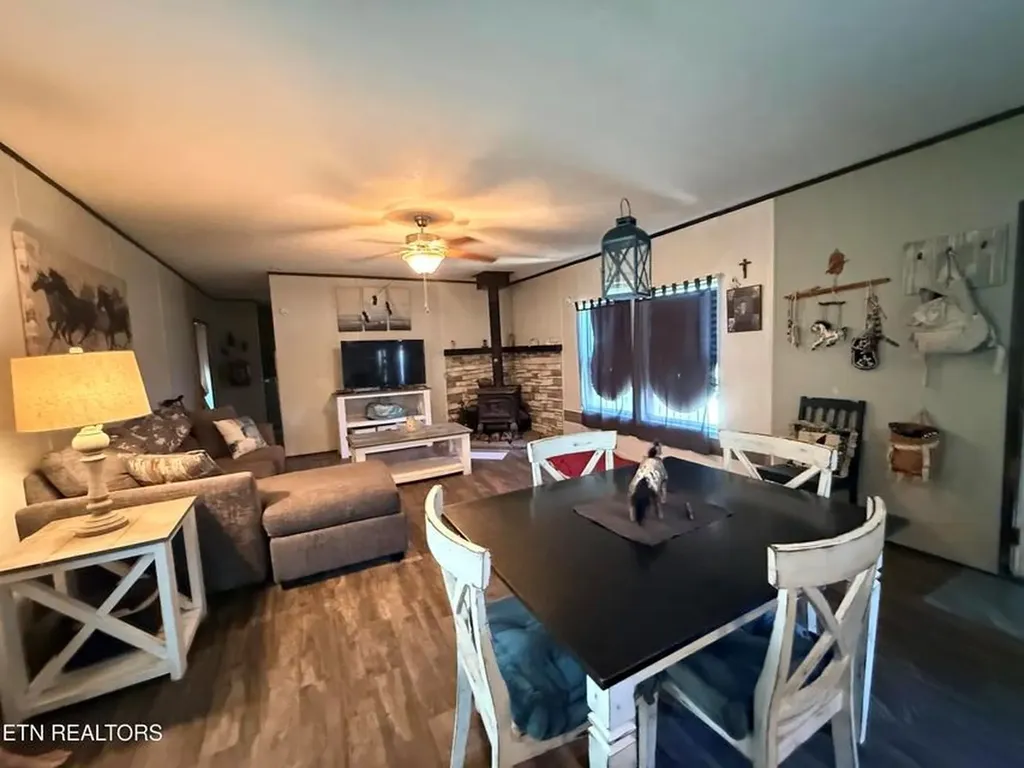 174 Claude Howard Road Deer Lodge TN 37726-3426
