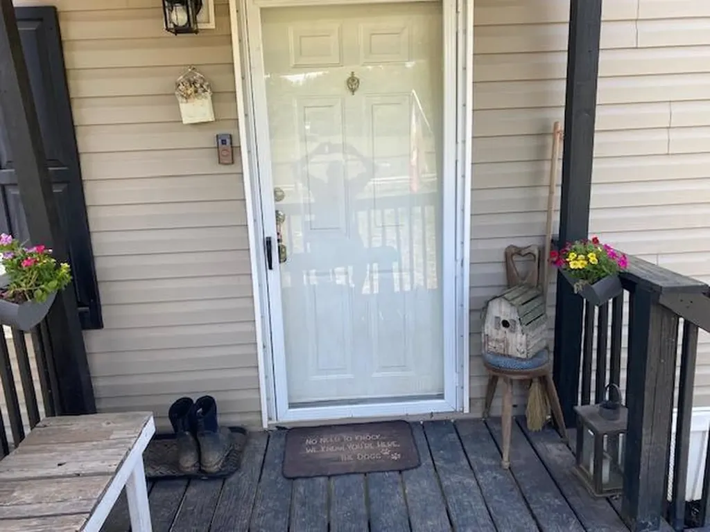 174 Claude Howard Road Deer Lodge TN 37726-3426