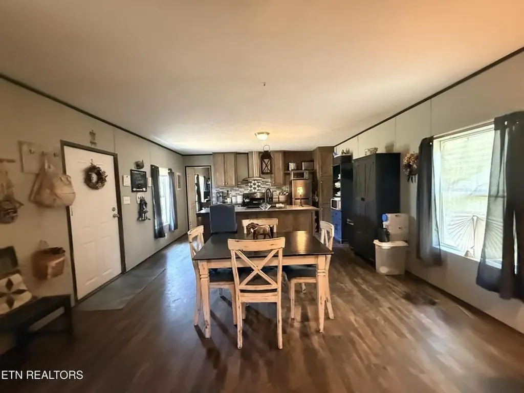 174 Claude Howard Road Deer Lodge TN 37726-3426