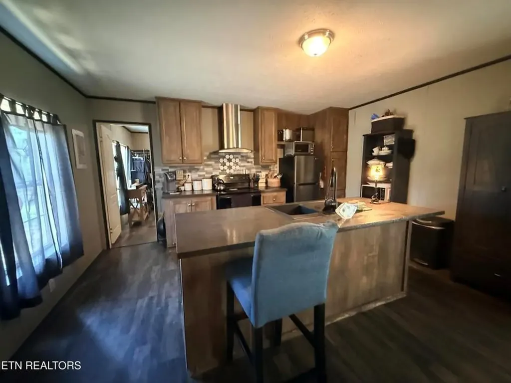 174 Claude Howard Road Deer Lodge TN 37726-3426
