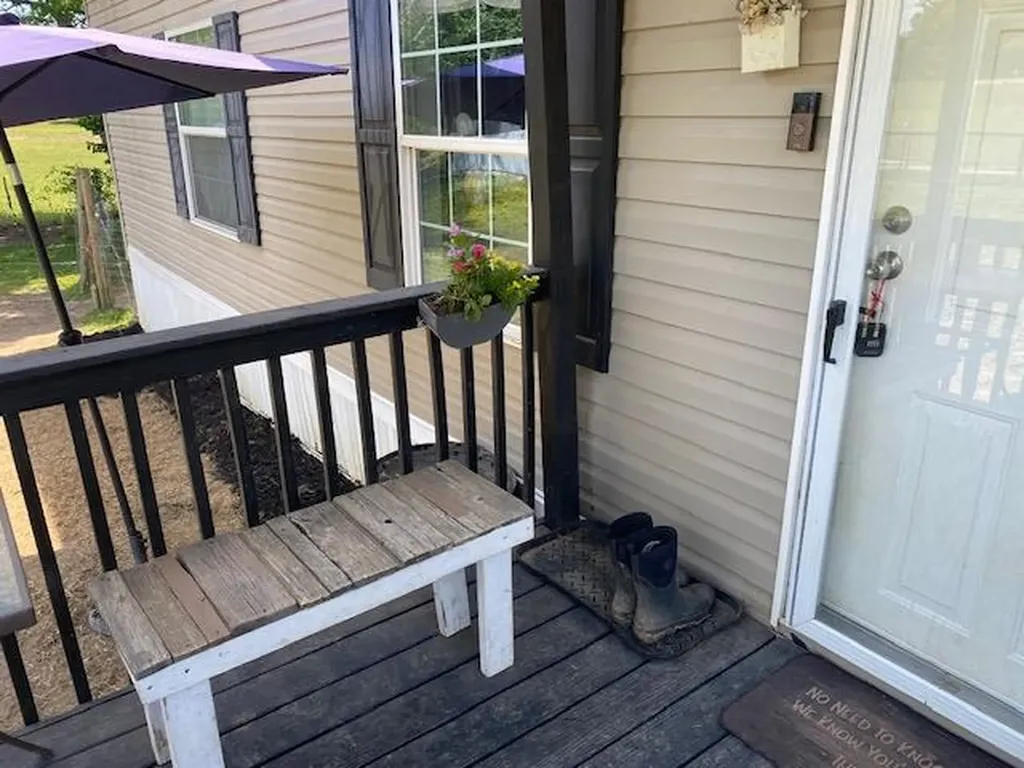 174 Claude Howard Road Deer Lodge TN 37726-3426