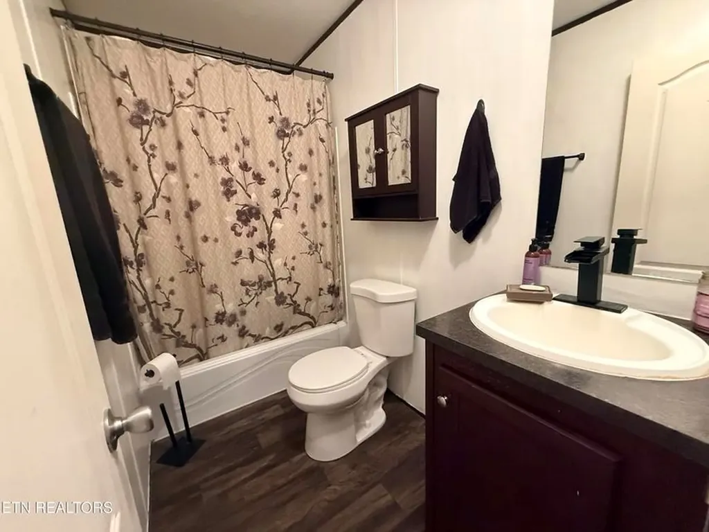 174 Claude Howard Road Deer Lodge TN 37726-3426