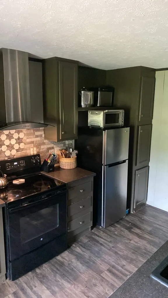 174 Claude Howard Road Deer Lodge TN 37726-3426