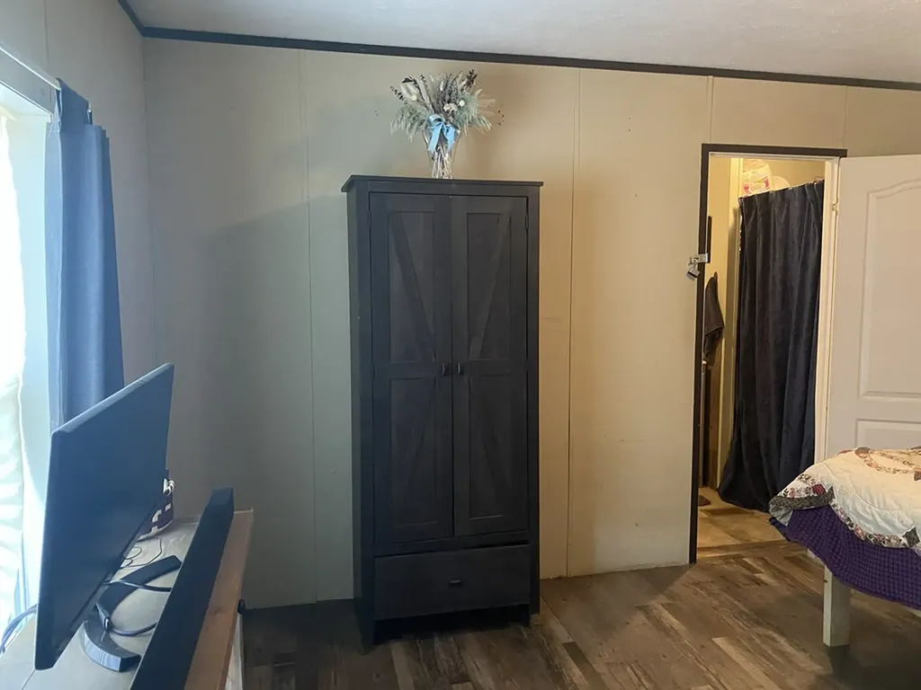 174 Claude Howard Road Deer Lodge TN 37726-3426