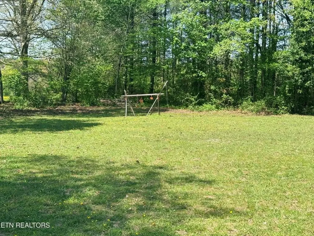 174 Claude Howard Road Deer Lodge TN 37726-3426