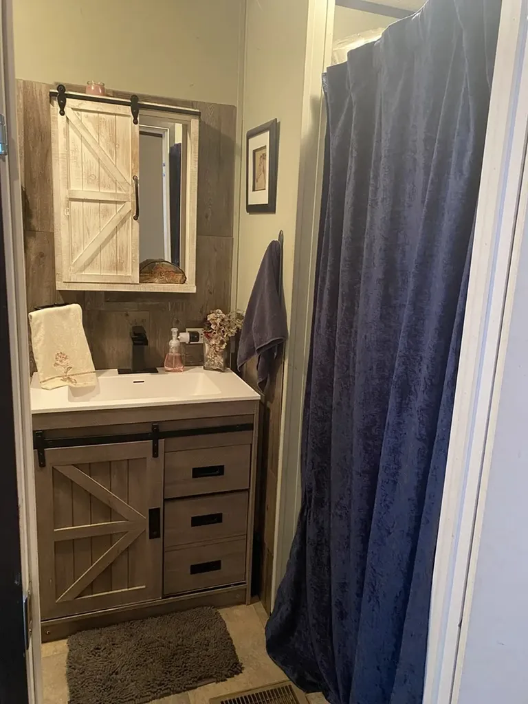 174 Claude Howard Road Deer Lodge TN 37726-3426