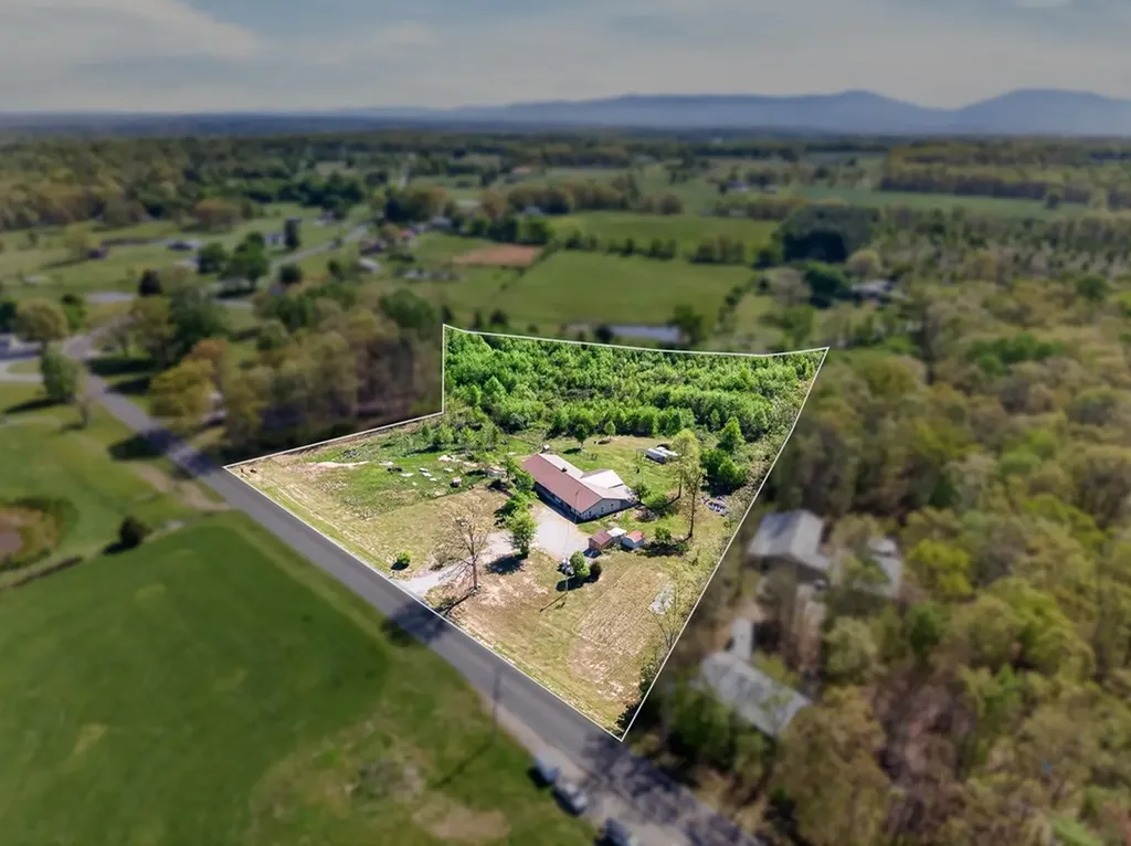 935 Brewer Road Crossville TN 38572