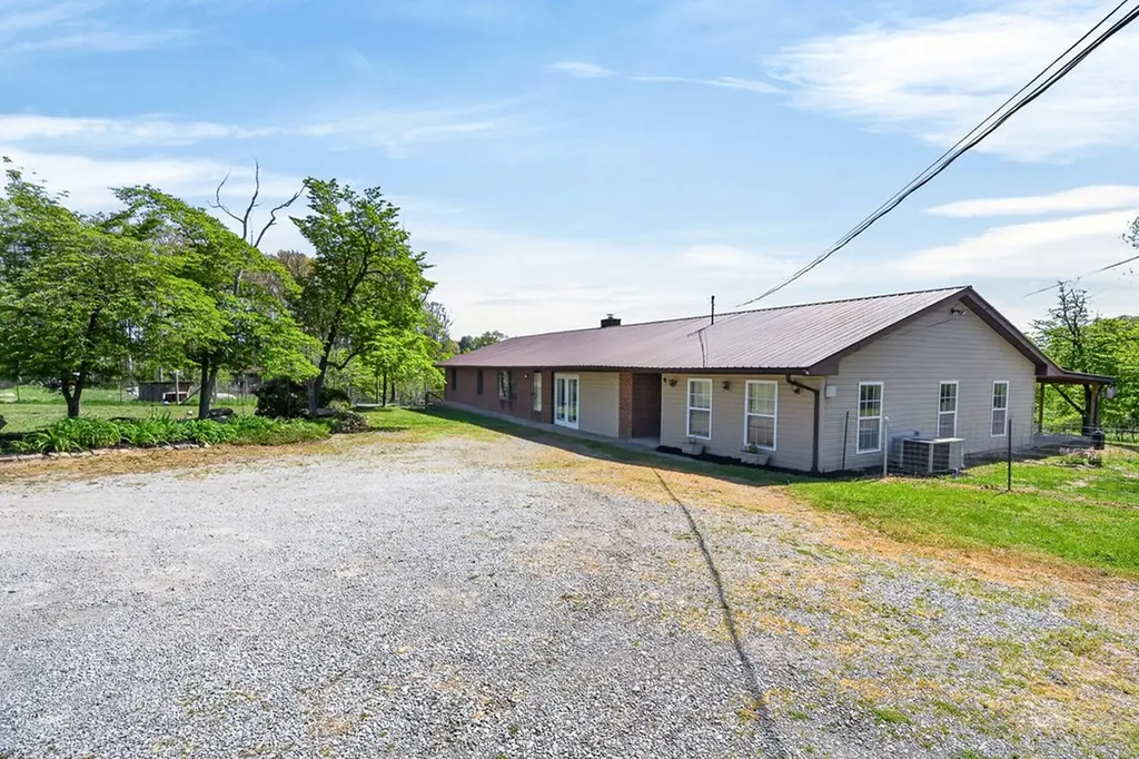 935 Brewer Road Crossville TN 38572
