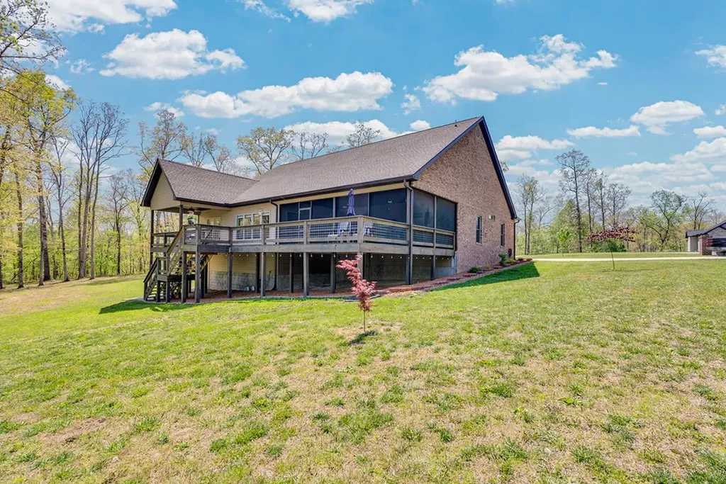 12 Hickory View Lane Crossville TN 38572
