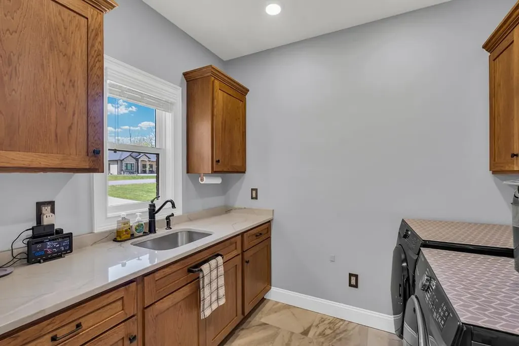 12 Hickory View Lane Crossville TN 38572