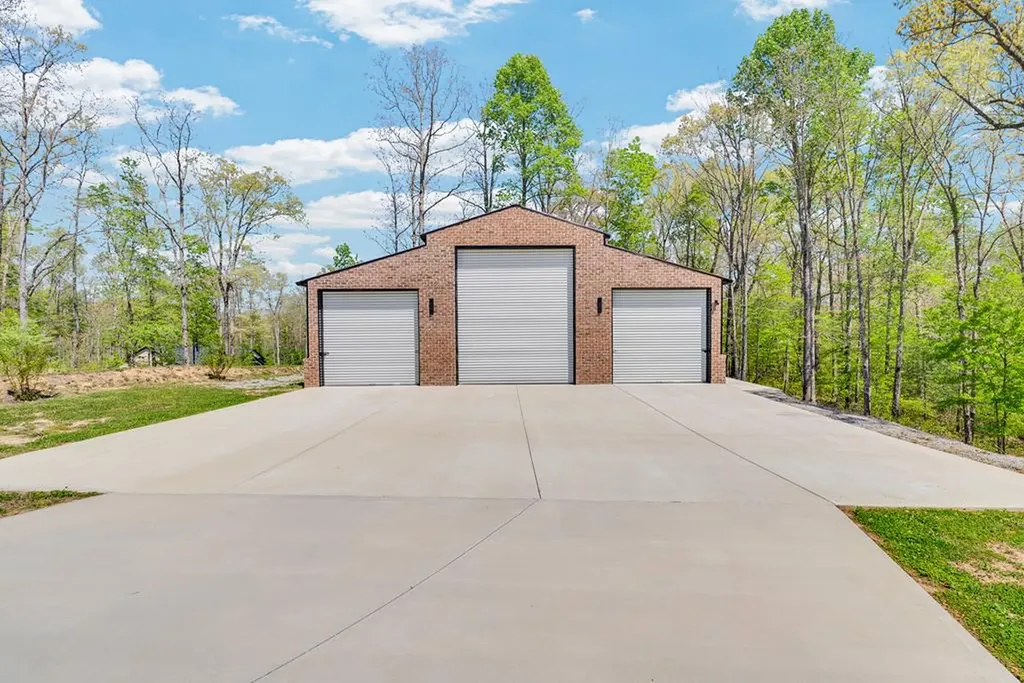 12 Hickory View Lane Crossville TN 38572